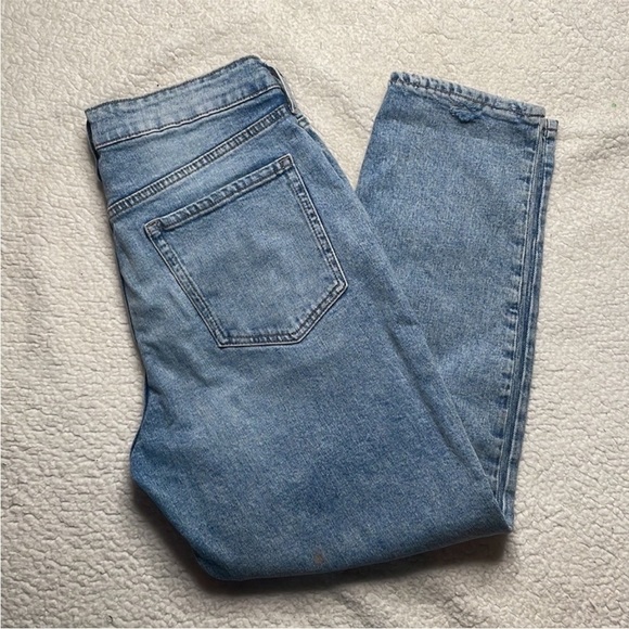 Old Navy O. G Straight High Rise Button Fly 
Size 10 - Picture 9 of 9